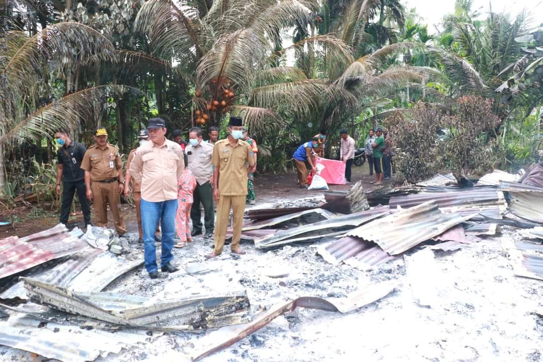 Wabup Hairan Tinjau Lokasi Kebakaran Desa Sungsang