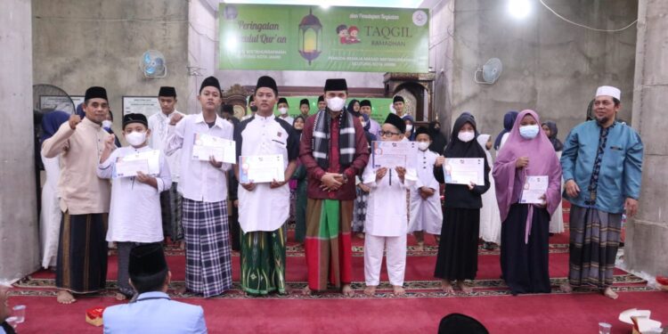 Ramadhan 1443 H, Ketua DPRD Edi Purwanto Apresiasi Kreativitas Remaja Masjid Serta Ajak Masyarakat Memakmurkan Masjid