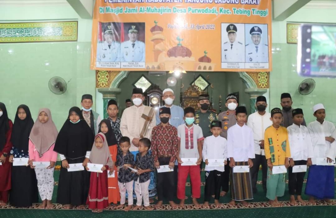 Bersama SKK Migas-PetroChina, Wabup Tanjab Barat Safari Ramadhan di Desa Purwodadi