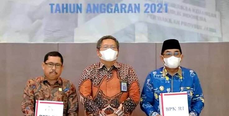 Kinerja Baik, Ketua DPRD Tanjabbar Terima Penghargaan WTP Dari BPK-RI
