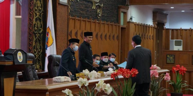 DPRD Provinsi Jambi Terima LKPj Gubernur Jambi
