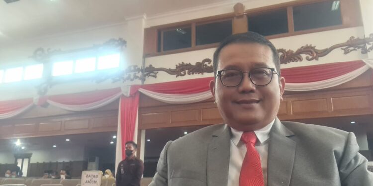 Ketua Komisi III DPRD Provinsi Jambi Wartono Tanggapi Sorotan Warga Terkait Pekerjaan Jalan Cor Beton Di Tebo