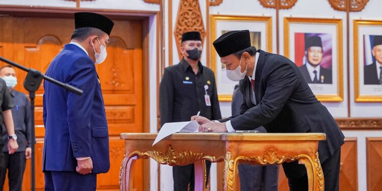 Al Haris Lantik Empat Pejabat Tinggi Pratama