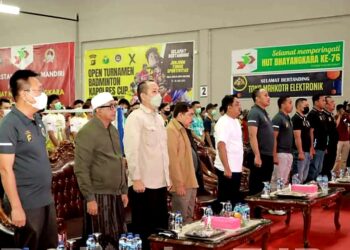 Ketua DPRD Tanjab Barat Hadiri Open Turnamen Badminton Kapolres Cup 2022