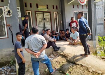 Tak Kabulkan Tuntutan, Komunitas Masyarakat Desa Sungai Bungur Akan Seger Kantor Desa
