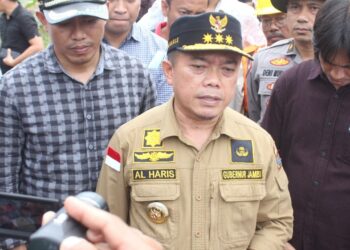 Al Haris Upayakan Perbaikan Jalan Desa Siau Muara sabak