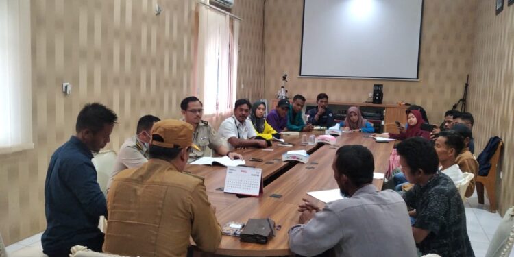 Usai Segel Kantor Desa, Komunitas Masyarakat Desa Sungai Bungur Datangi kantor BPN