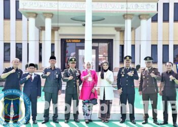 Ketua DPRD H. Abdullah Hadiri Peringatan HUT Bhayangkara Ke-76 di Mapolres Tanjab Barat 