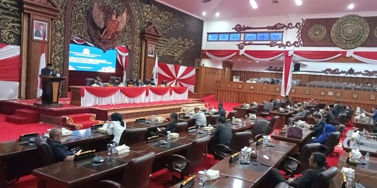 Banyak Dewan Tak Hadir Paripurna, Ketua DPRD Edi Purwanto Kesal