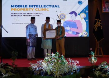 AL HARIS IMBAU UMKM DAFTARKAN MEREK PRODUK KE KEMENKUMHAM
