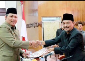 Wakil Ketua Pimpin Rapat Paripurna Pertama DPRD Pengantar Raperda Perubahan APBD TA-2022