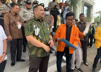 Waka DPRD Pinto Temui Pendemo: Aspirasi Mahasiswa Akan Kita Sampaikan ke Pusat