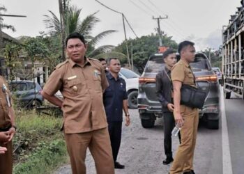 Wabup Stop Truk Batubara Karena Langgar Jam Operasional 