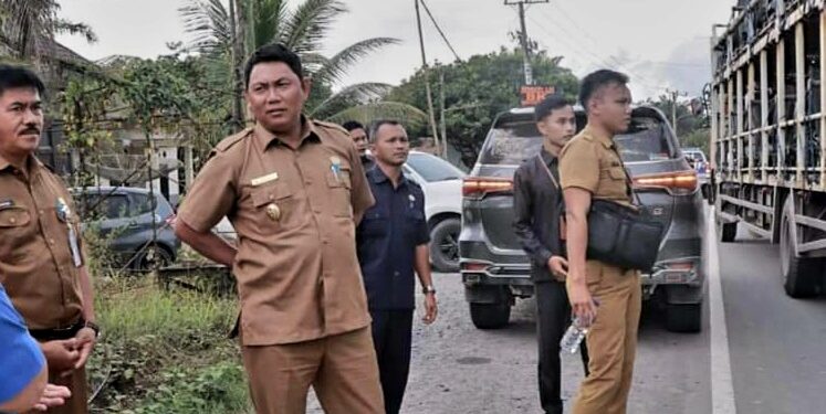 Wabup Stop Truk Batubara Karena Langgar Jam Operasional 