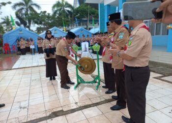 Peringati HKN Ke-58, Dinkes Tanjab Barat Gelar Upacara Pembukaan Saka Bakti Husada