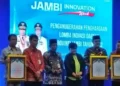 Abdullah Sani Serahkan Penghargaan Pemenang Lomba Inovasi Daerah 7 Oktober 2022