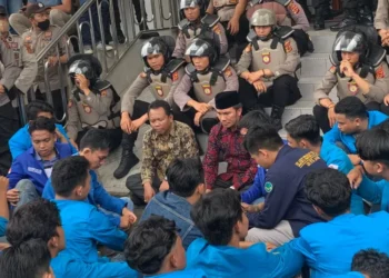 Temui Pendemo, Ketua DPRD Jambi Edi Purwanto Belum Bisa Bicara Banyak Soal Kenaikan BBM