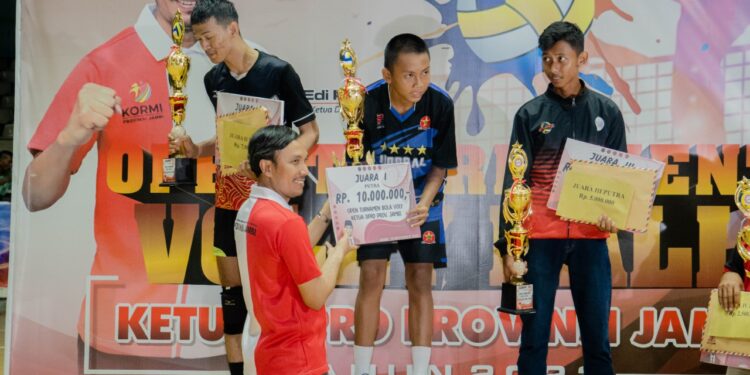 Tutup Volly Ball Open Tournament Ketua DPRD Provinsi Jambi  EP: Harap Volly Ball Harus Bisa Raih Prestasi Ditingkat Nasional bahkan Internasional