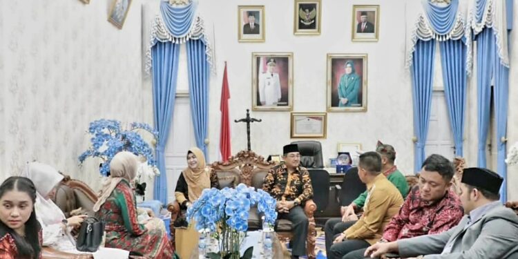 Bupati Anwar Sadat Hadiri Malam Pisah Sambut Kapolres Tanjab Barat