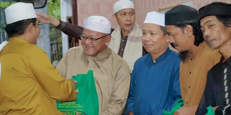 Bupati Bersama Ketua TP-PKK Laksanakan Safari Subuh di Masjid Asy-Syuhada