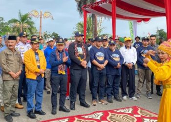 Waka DPRD Pinto Bersama Gubernur Jambi Buka Milir Berakit YSSB