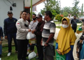 Sambut Lebaran Gubernur Al Haris Bagikan 600 Paket Sembako