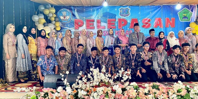 Wabup Hairan Hadiri Pelepasan 217 Siswa Siswi Kelas IX SMP Negeri 2 Kualatungkal