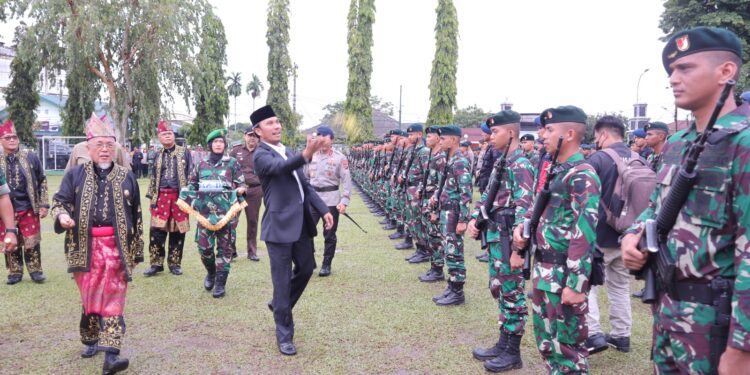 Hadiri Upacara Penyambutan Satgas Yonif Raider 142/KJ, Edi Purwanto Berikan Ucapan Selamat dan Rasa Syukur Kepada Prajurit