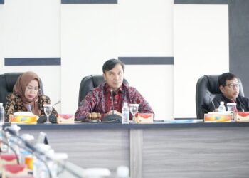 Ketua DPRD Provinsi Jambi Edi Purwanto Berikan Kuliah Umum Pada Mahasiswa FH UNJA