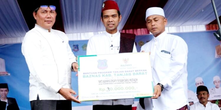 Hairan Hadiri Tabligh Akbar Bersama UAS di Desa Purwodadi