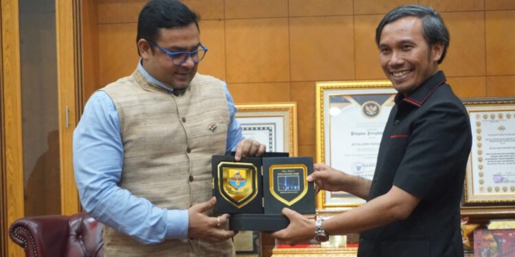 Terima Kunjungan Konsultan India, Edi Purwanto Bahas Soal Harga Pinang