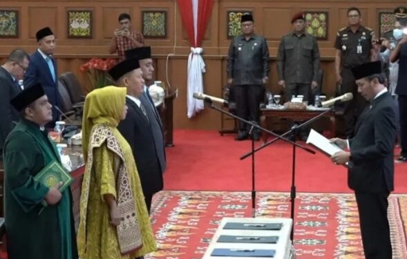 Ketua DPRD Provinsi Jambi lantik Tiga Anggota DPRD PAW