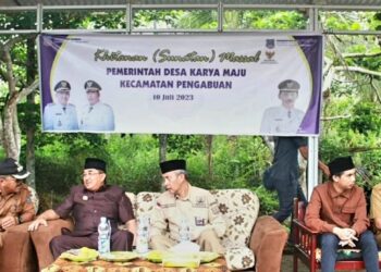 Bupati Tanjab Barat Kunjungi Desa Karya Maju Dalam Rangka Sunatan Masal
