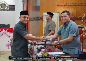 Wakil Ketua I DPRD Tanjabbar Pimpin Paripurna Pertama Penyampaian Nota Rancangan KUA dan PPAS