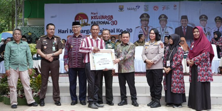 Gubernur Al Haris Launching Sekolah Lansia Kota Jambi