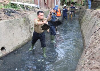 Tunjukkan Kerja Nyata, Al Haris Bantu Atasi Permasalahan Banjir Dikawasan Kota Jambi