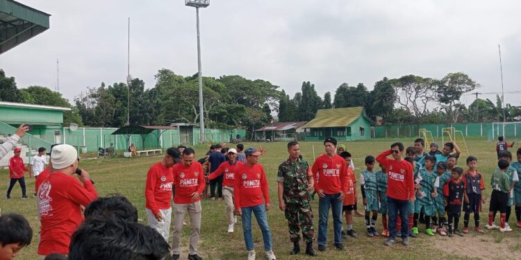 Meriahkan HUT RI ke 78, Askot Jambi Gelar Lomba Pinalti Tutup Mata Anak-anak, Remaja dan Ibu-ibu