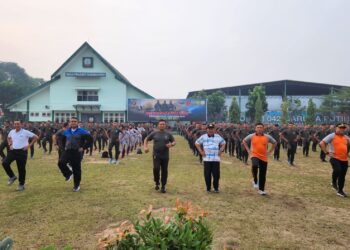Sambut Perayaan HUT TNI ke 78, KOREM 042 Gapu Gelar Olahraga Bersama dan Bhakti Kesehatan