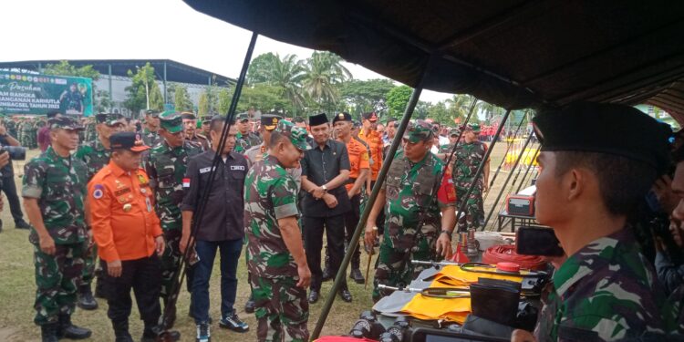 Edi Purwanto Dampingi KASAD Gelar Personel dan Perlengkapan Satgas Karhutla di Provinsi Jambi