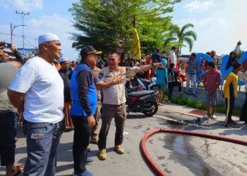 Anwar Sadat Tinjau Lokasi Kebakaran Simpang Pahlawan Kualatungkal