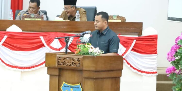 DPRD Tanjabbar Gelar Paripurna Ke-II Renperda APBD TA 2024 Dengarkan Pandangan Fraksi-fraksi 