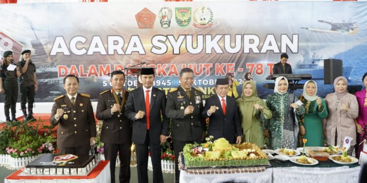 Ketua DPRD Jambi Hadiri Upacara dan Syukuran Hut TNI ke 78 di Makorem 042/Gapu