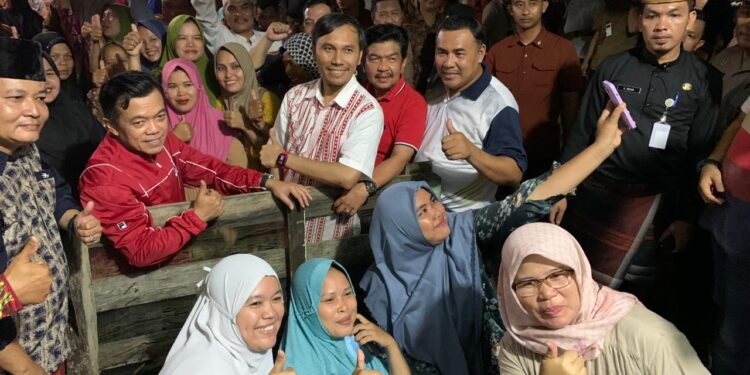 Prihatin Kebakaran di Desa Tendah, Edi Purwanto Kunjungi Korban dan Turut Berikan Bantuan