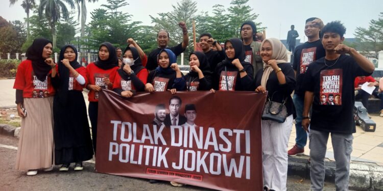 Forum Seniman dan Mahasiswa Jambi Gelar Aksi Tolak Politik Dinasti JOKOWI ini