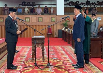 Ketua DPRD Jambi Pimpin Paripurna Pengambilan Sumpah PAW M Asriadi