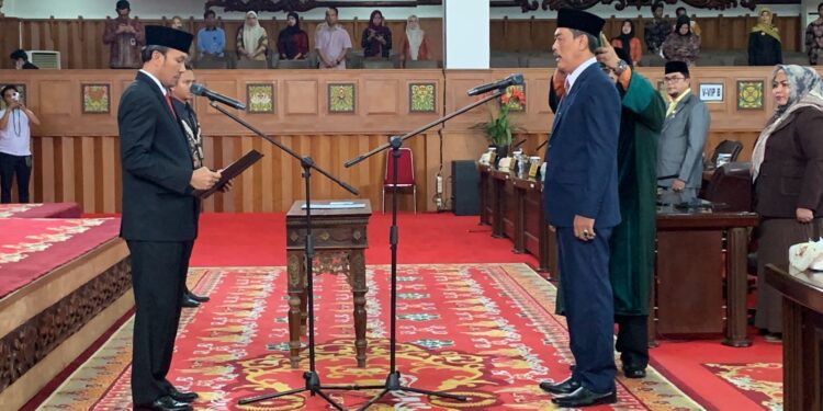 Ketua DPRD Jambi Pimpin Paripurna Pengambilan Sumpah PAW M Asriadi