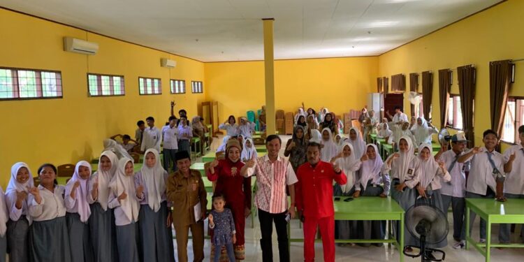 Berikan Motivasi ke Siswa SMK 1 Tebo, Edi Purwanto Bicara Soal Prinsip ” Man Jadda Wa Jadda”
