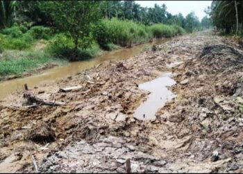 Baru Dikerjakan, Tanggul di Sungai Gebar Rusak. Rekanan Diminta Perbaiki