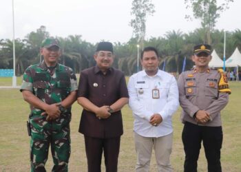 Bupati Anwar Sadat Tinjau Persiapan MTQ Tingkat Kabupaten Tanjabbar di Desa Dataran Kempas