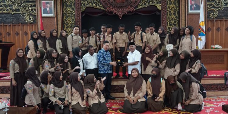 Terima Kunjungan Pelajar SMK PGRI 2 Kota Jambi, Budiyako Dorong Mutu Pembelajaran P5
